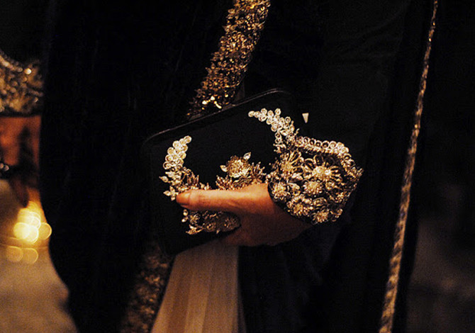 Sabyasachi-Mukherjee-designer-clutch-craft-karigar-artisan-borderandfall-feature-image